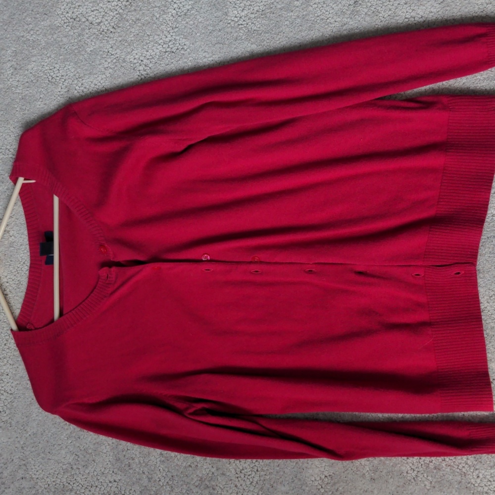 Lightweight gap sweater
